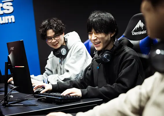 元・現役のプロeスポーツ選手、トレーナーから学べる!