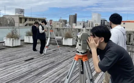 ” 校舎屋上の面積調査 ”