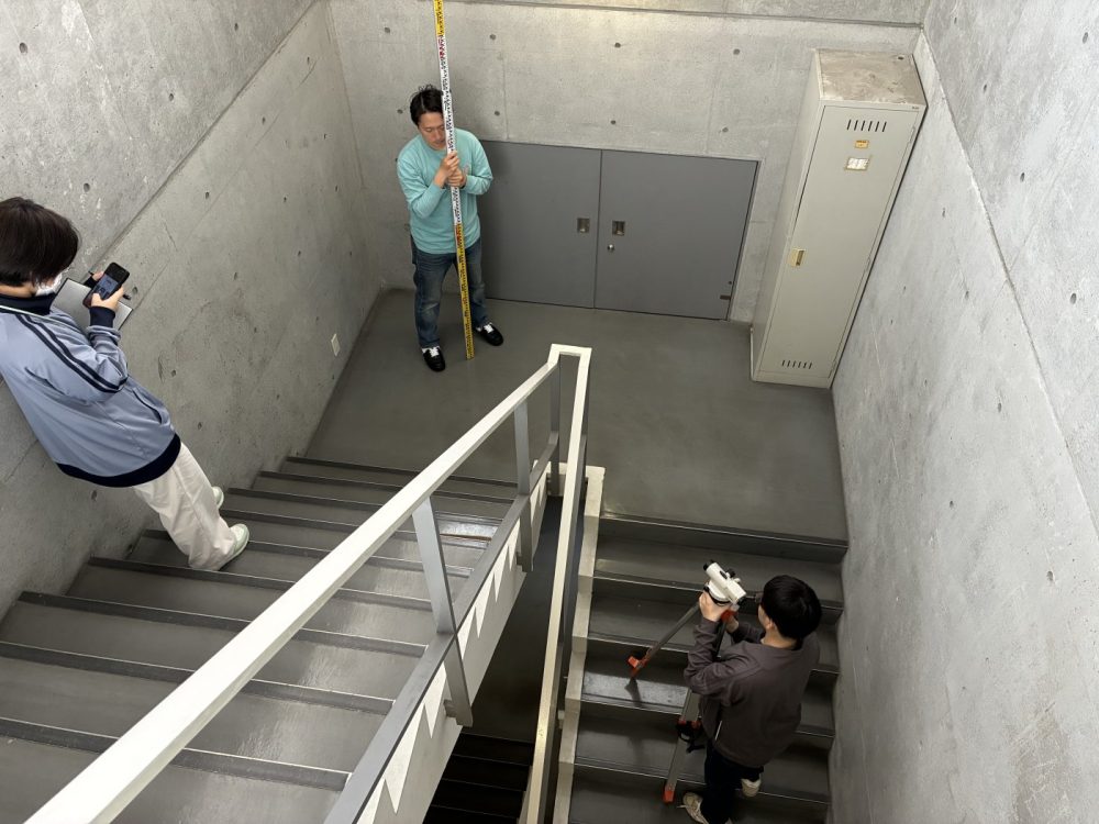 「 校舎の高さを測量しました!」 「 校舎の高さを測量しました!」