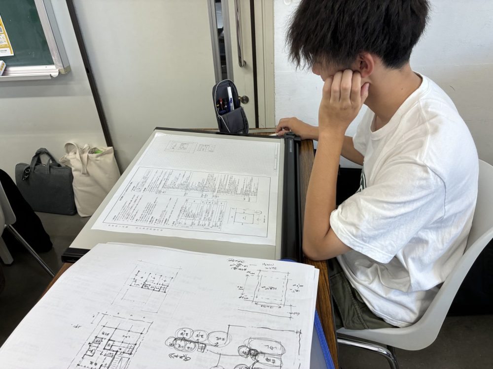 「 2年生の製図 ！」