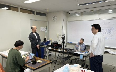 研究科2年の卒研中間報告ゼミ！！