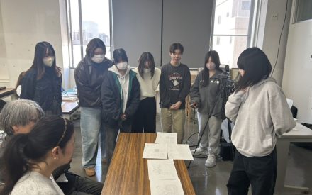 2年、意匠とインテリア合同中間発表！！