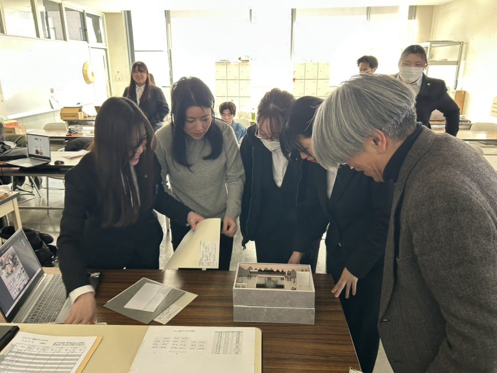 意匠設計とインテリアいざ合同プレゼン！！