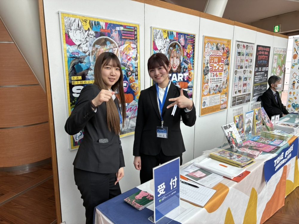 みなさ～ん！！進級卒業作品展開催中ですよ！！